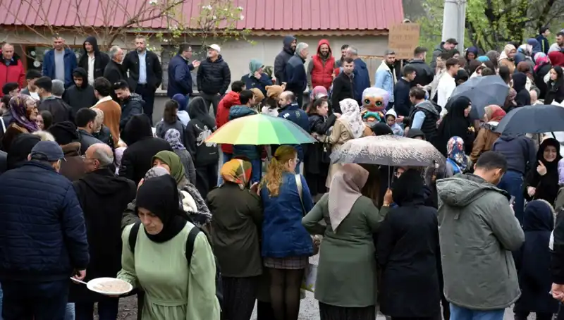 Yeni Nesilden Eski Geleneğe: 12 Bin Kişi Bayramlaşmanın Keyfini Çıkardı