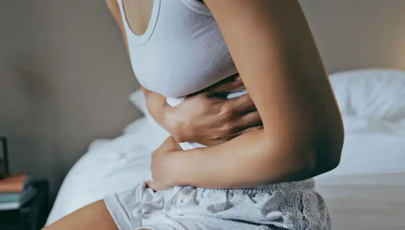 22 Yaşında Bağırsak Kanseri: Gençlerin Göz Ardı Ettiği Belirtiler