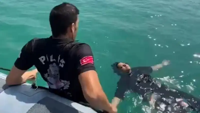 Baraj Gölüne Düşen Kadını Gemi Adamları Zamanında Kurtardı!