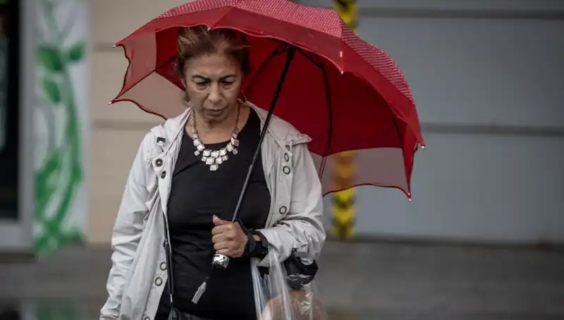 Meteoroloji'den Şiddetli Fırtına Uyarısı: Tarım ve Ulaşım Etkilenecek