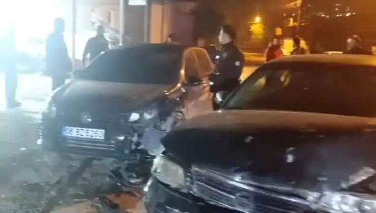 Çevrimdışı Kaçış: Aracın Kontrolünü Kaybeden Hırsızlar Kaza Yaptı