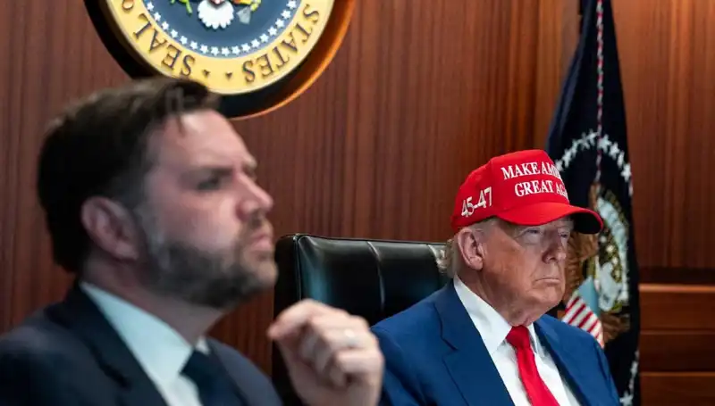 Trump'ın Azil Tasarısı Reddi: Siyasi Arenada Şok Gelişme