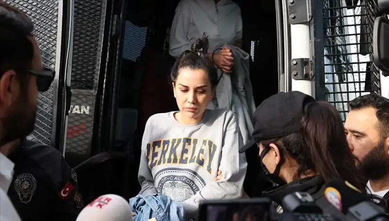 Dilan Polat'ın Instagram Hesabı Neden Kapatıldı? İlgili Gelişmeler Burada!