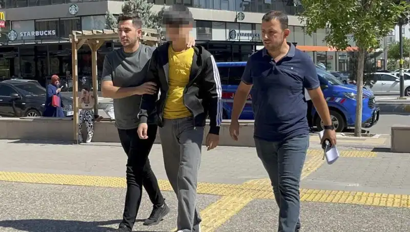 Tartışma Sonrası Kardeşler Arasında Bıçaklı Kavga: Biri Hastanede