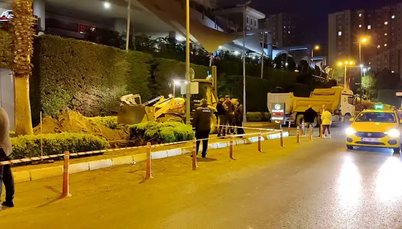 : AVM Girişinde Yükselen Doğalgaz Alarmı: Panik Anları
