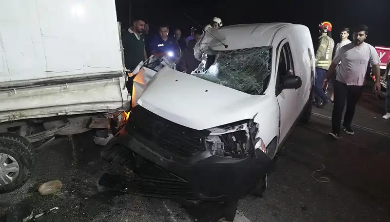 İstanbul'da Feci Kaza: Üç Kişi Yaralandı, Nedenleri Araştırılıyor