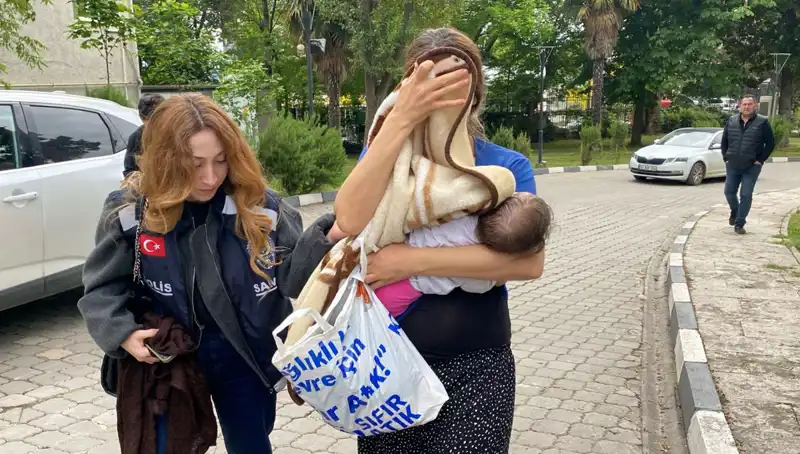 İstanbul'da Evlerden Hırsızlık Yapan Kadın Çetesi Çökertildi