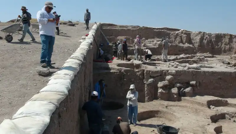 Kilis'te Oylum Höyük Kazı Çalışmaları Yaz Sıcaklığında Devam Ediyor