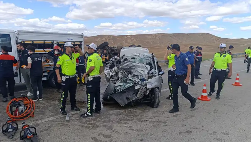 Yozgat'ta Aşırı Hız Ve Dikkatsizlikten Feci Kaza: 3 Kişi Hayatını Kaybetti!