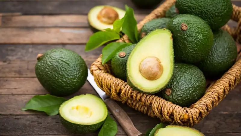 Avokado: Sağlıklı Bir Besin Mi, Yoksa Sakıncalı mı?