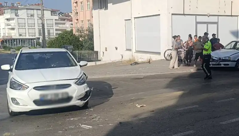 Antalya'da İki Otomobil Çarpıştı: Yaralılar ve Olayın Ayrıntıları
