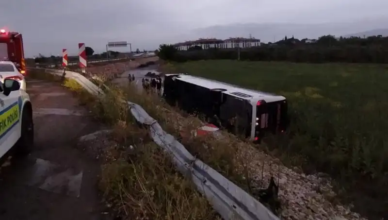 Manisa'da Yolcu Otobüsü Kazası: Yaralılar ve Son Gelişmeler Neler?