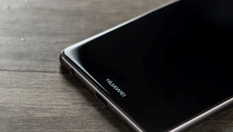 Huawei'nin Yeni Katlanabilir Telefonu ile Tanışın: Devrim Niteliğinde Bir Yenilik!