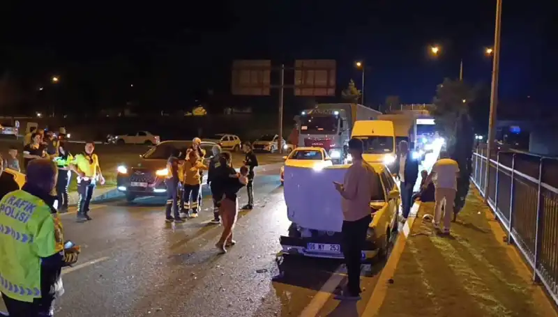 Otoyolda Gerçekleşen Geri Dönüş Kazasında Çocuklar da Yaralandı