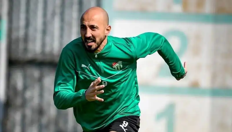 Milli Futbolcu Yeni Takımı ile 2. Lig'de Kariyerine Devam Edebilir