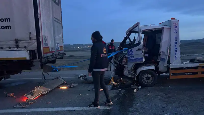 Dikkatsizlikten Kaynaklanan Kaza: Bir Yaralı Durumda, Üç Kişi Daha Hastaneye Kaldırıldı