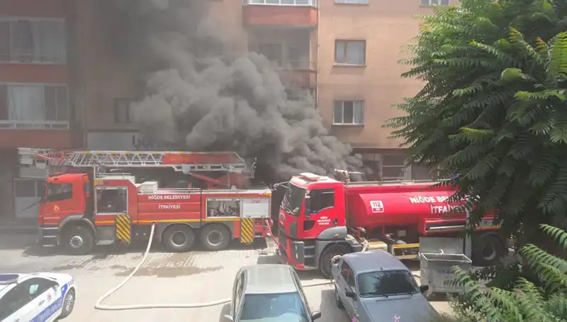 Niğde'de Beyaz Eşya Deposunda Korkutan Yangın: Olayın Detayları
