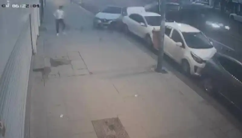Park Halindeki Araçlara Çarparak Kaza Yapan Sürücü, Hızla Kaçtı!