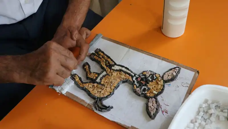 Oğlunun Ödeviyle Tanıştı, Şimdi Çocuklar için İlginç Bir Hobby Edindi