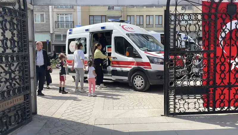Eskişehir'de Sahipsiz Köpek İki Çocuğa Saldırdı: Panik Dolu Anlar
