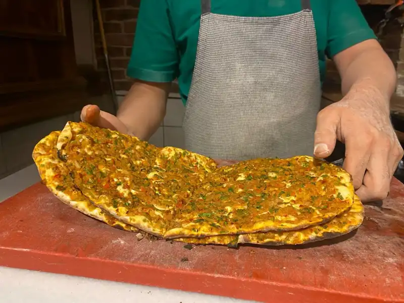 İstanbul'da Lahmacun Fiyatları Tartışması: Semtler Arasında Fark Neden Bu Kadar Büyük?
