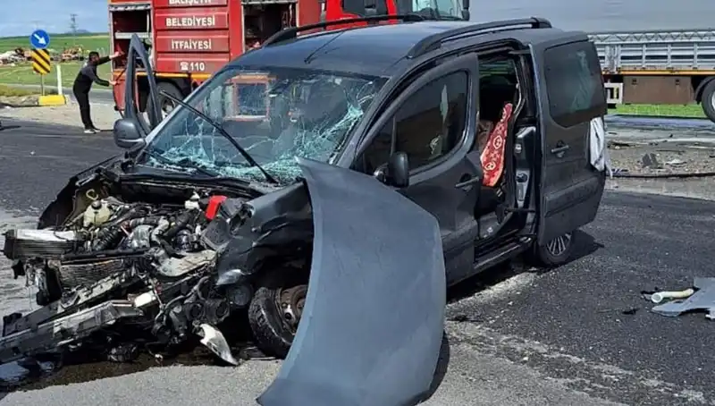 Ankara Yolunda Sarsıcı Kaza: Üç Kişi Yaralandı