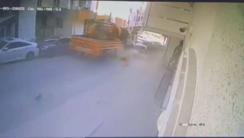 Kontrolden Çıkan Vinç, 23 Aracın Yıkımına Neden Oldu!