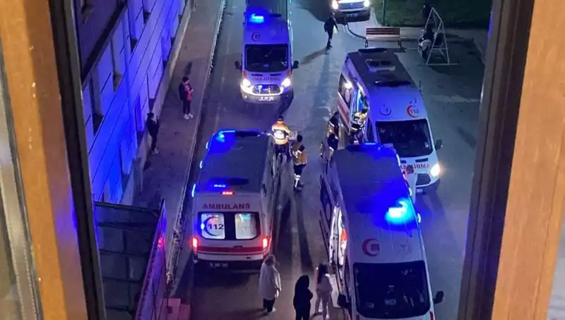 Akşam Yemeğinde Zehirlenme Skandalı: 53 Öğrenci Hastanede Tedavi Altında