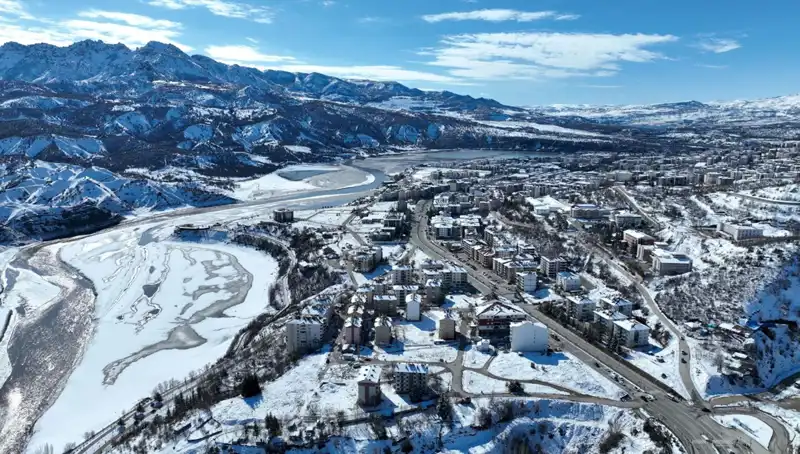 Tunceli’de 131 Köy Yolu Ulaşıma Kapandı: Kış Şartları Hayatı Olumsuz Etkiledi!