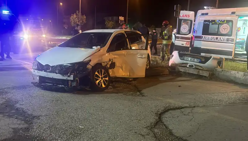 Pikap ve Otomobil Çarpıştı: Kaza Anına Şahit Olanlar Ne Dedi?