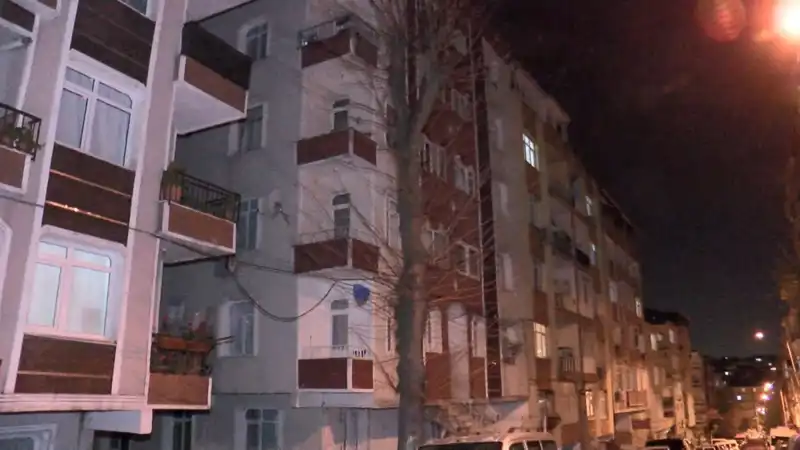Altı Katlı Apartmanda Şok Edici Olay: Kolonlarından Sesler Gelince Tahliye Edildi