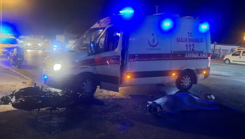 Antalya'da Feci Kazada Motosikletli Genç Hayatını Kaybetti