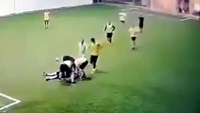 Adana'da Halı Sahada Kalp Krizi Geçiren Üç Çocuk Babası Hayatını Kaybetti